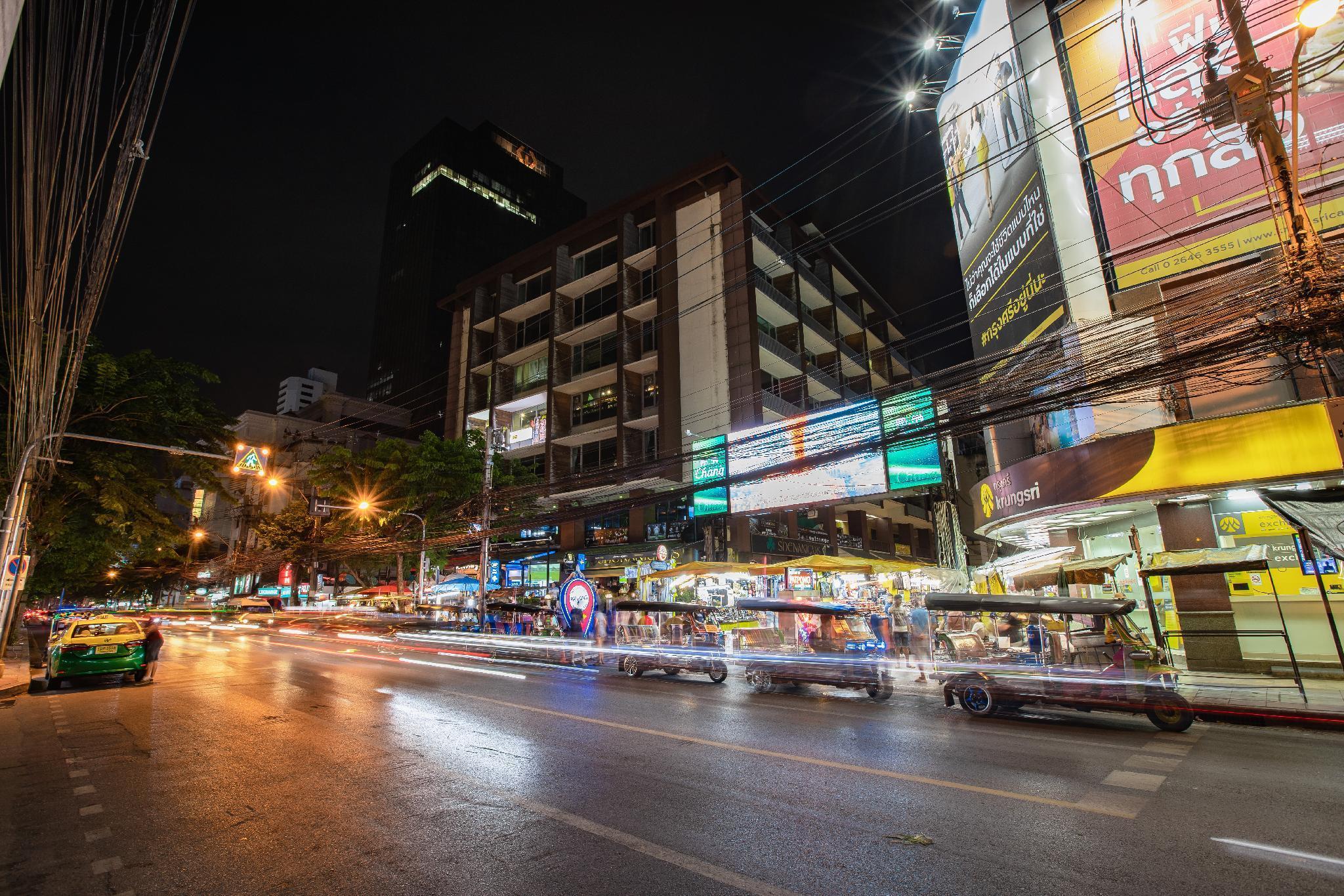 Every Surawong Bangkok Kültér fotó