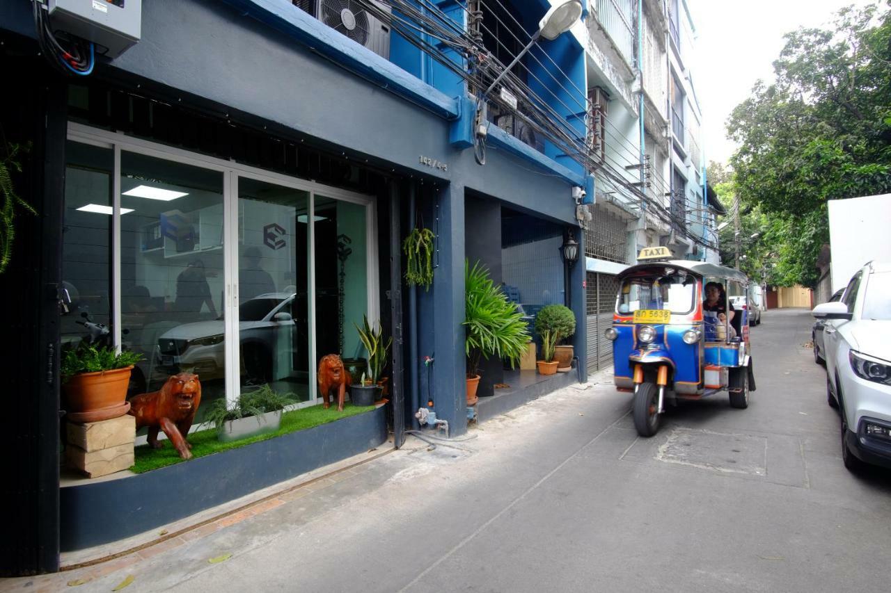 Every Surawong Bangkok Kültér fotó
