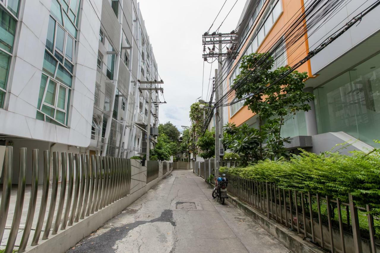 Every Surawong Bangkok Kültér fotó